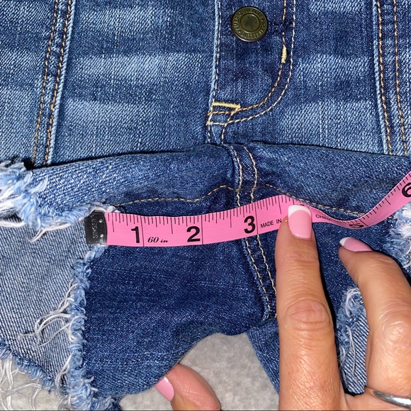 🚫SOLD🚫 AE High Rise Button Fly Frayed Shorts - Picture 4 of 8